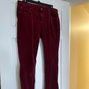 Kut From The Kloth burgundy corduroy jeans. The “Diana” skinny good condition.